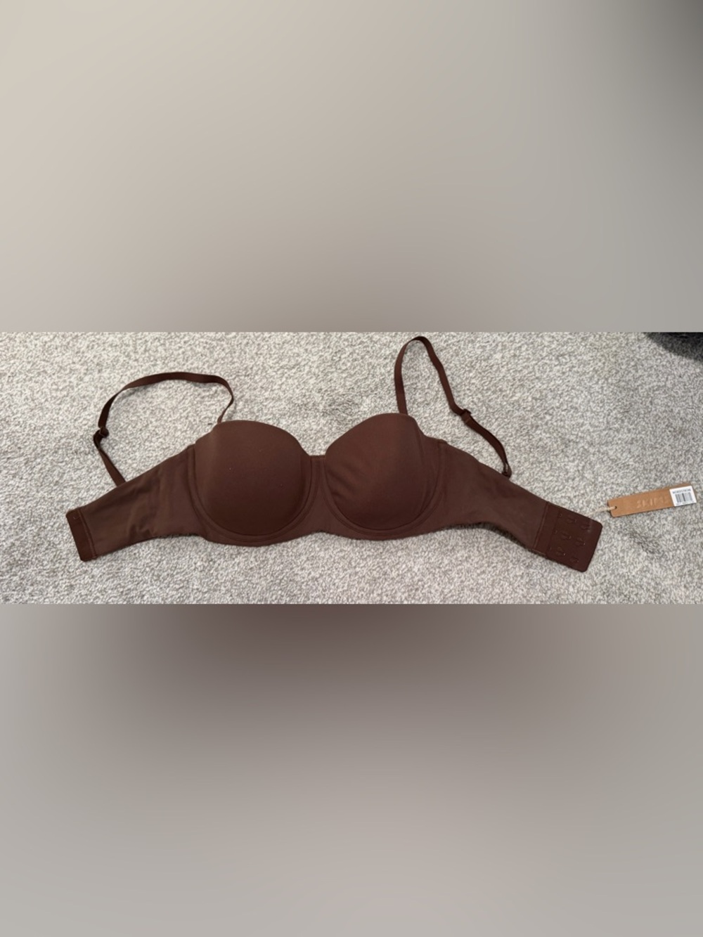 SKIMS Strapless Convertible Molded Bra - Brown